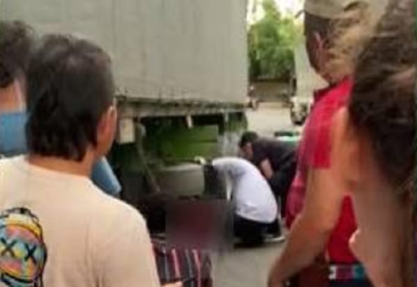 Hombre murió entre las llantas de un tractocamión entre Bucaramanga y San Alberto