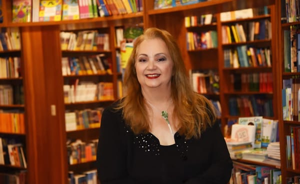 Carmen Mirabal presenta su libro ‘El mito del sueño americano’