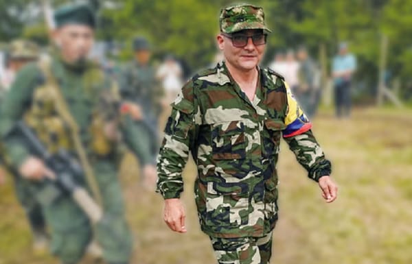 Dentellada a ‘Iván Mordisco’ que huye del asedio militar
