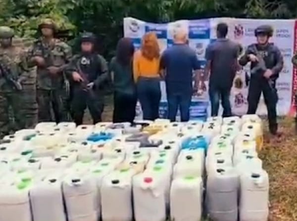 Banda ‘ordeñaba’ combustible para elaborar estupefacientes