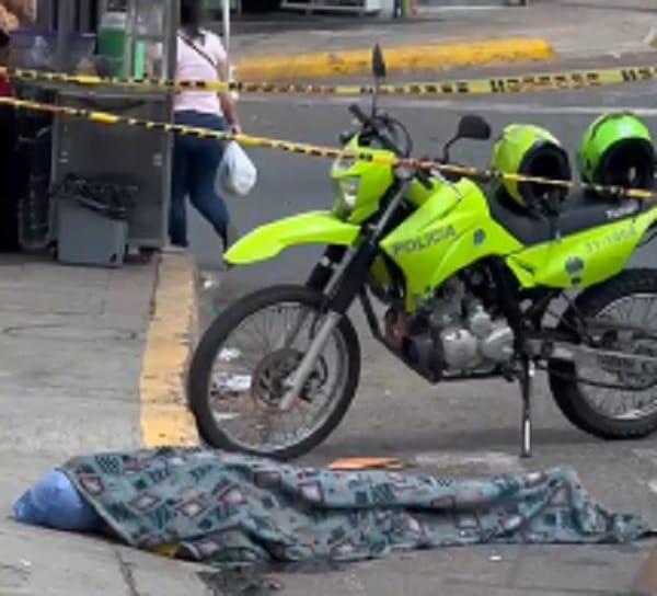Posible infarto causa del fallecimiento de un hombre en una camioneta en Bucaramanga