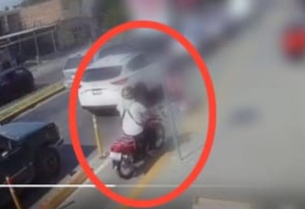Motociclista atropelló a una niña de cinco años y huye del lugar