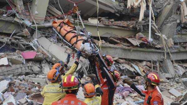 Ya son 2.056 los muertos por terremoto en Myanmar