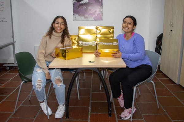 Estudiantes plasmaron la historia de la UDES en baldosas