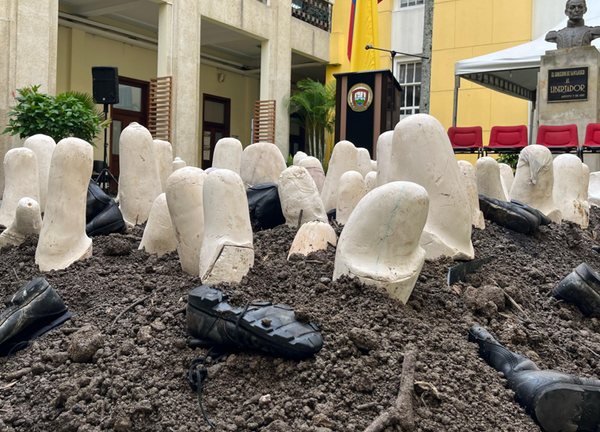 “72 segundos de dolor y memoria”: así honraron a víctimas de minas antipersonal en Santander