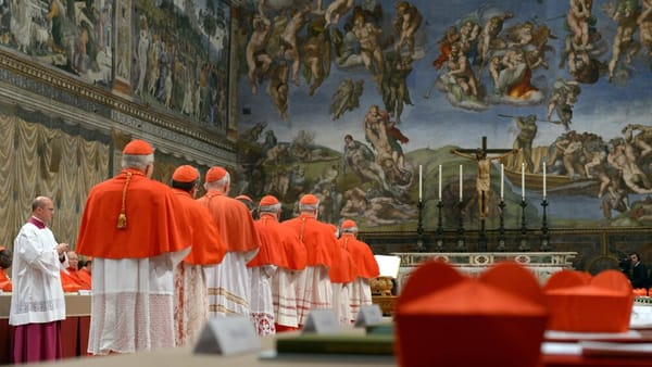 Así es el proceso de elección del Papa: Votos, mayorías y humo