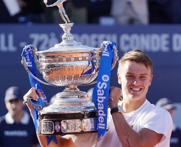 Holger Rune se corona campeón del ATP 500 de Barcelona