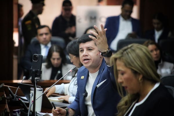 Senador Gustavo Moreno reclamó soluciones urgentes para Metrolínea