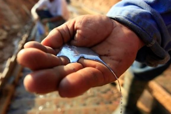 Con nuevo delito penal gobierno pretende castigar la minería ilegal que usa mercurio