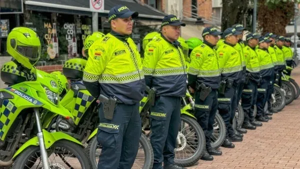 Petro compra anuncia compra de armamento para la fuerza pública