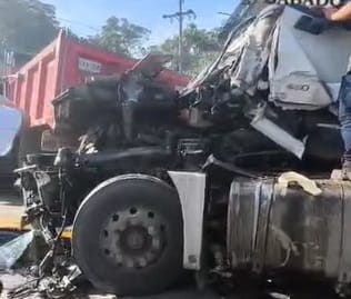 Última HORA: Choque múltiple en la mañana de este sábado entre camiones dejó varios heridos en la vía a Barrancabermeja