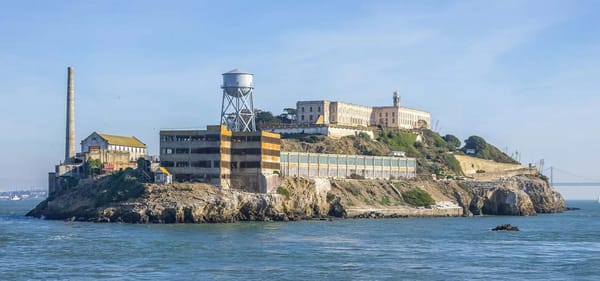 Trump da instrucciones para reabrir cárcel de Alcatraz