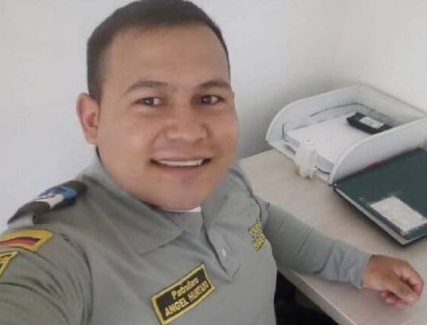Seis encapuchados le dispararon delante de su hijo de tres años