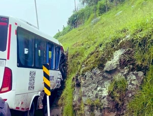 Una mujer muerta y diez heridos en carretera de Cundinamarca