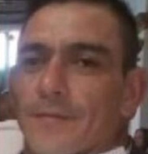 Objeto no identificado se le cruzó a la moto y en el camino