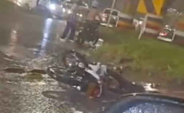 Motociclista perdió el equilibrio y murió arrollado por una camión en Floridablanca