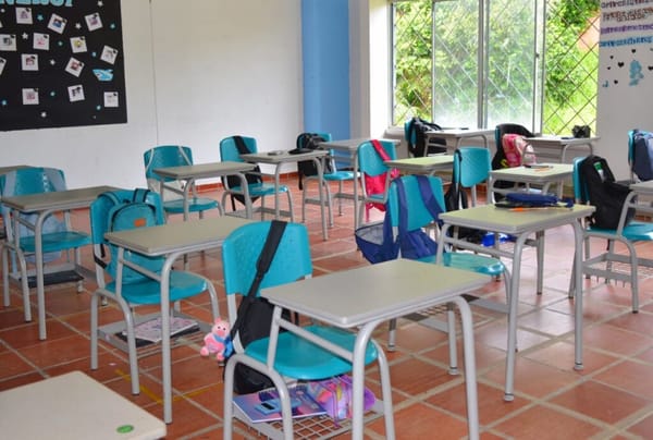 Muebles, cultura y motivación renovaron una escuela en Betulia