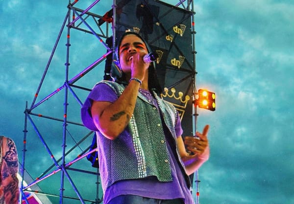 Juan Palau tiene una propuesta con su nueva canción "Secretos"