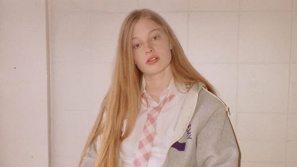 La hija trans que Elon Musk no reconoce conquista la moda LGBTQ+