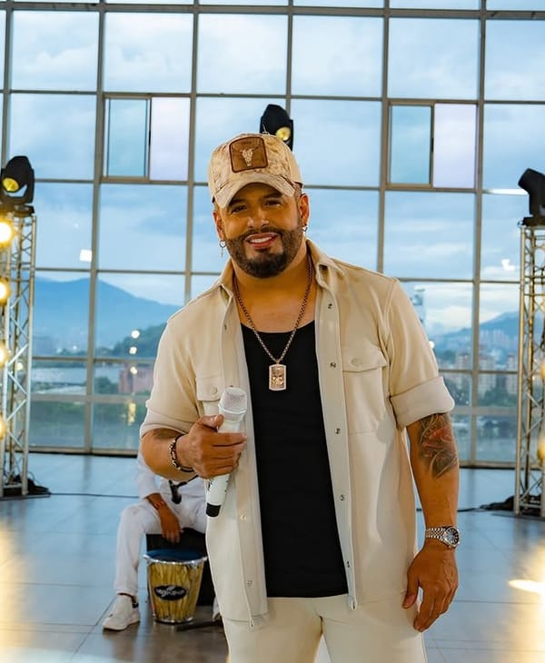 Celebración de Nelson Velásquez con álbum histórico