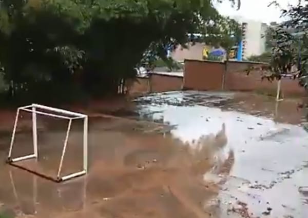 Fuertes lluvias inundaron el Colegio INEM en Bucaramanga
