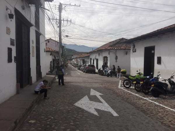 Girón no suspendió la medida de pico y placa metropolitano