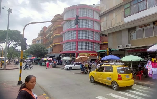 Caos por semáforos dañados en vías céntricas de Bucaramanga