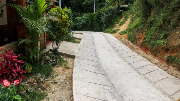 Floridablanca inaugura vía rural en Altos de Mantilla