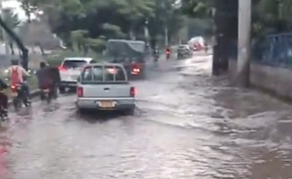 Choque de competencias entre EMPAS y Findeter mientras el anillo vial de Girón es una caos cada vez que llueve
