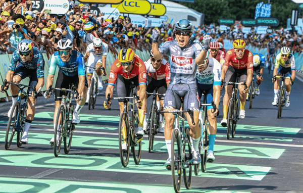 Jasper Philipsen ganador de la primera jornada del Tour