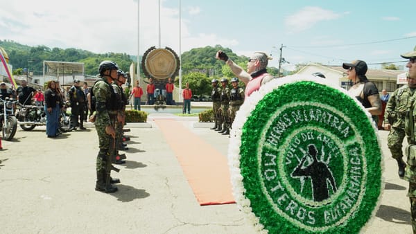 Homenaje a los héroes del Ejército Nacional con más de 150 motociclistas en Bucaramanga