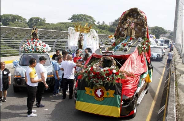 Virgen del Carmen protege el camino de los transportadores