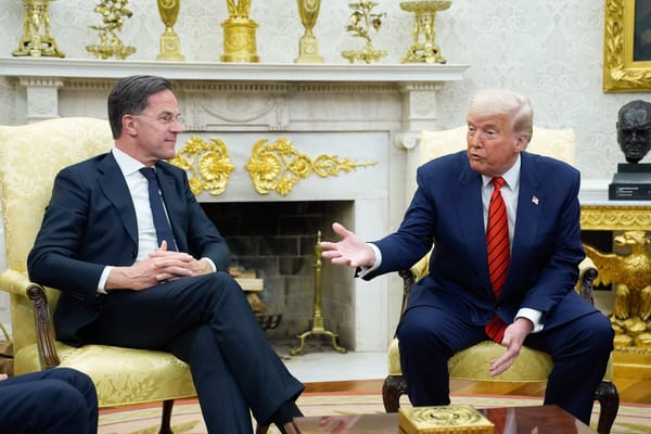 La amenaza del 100% de aranceles de Trump a Rusia