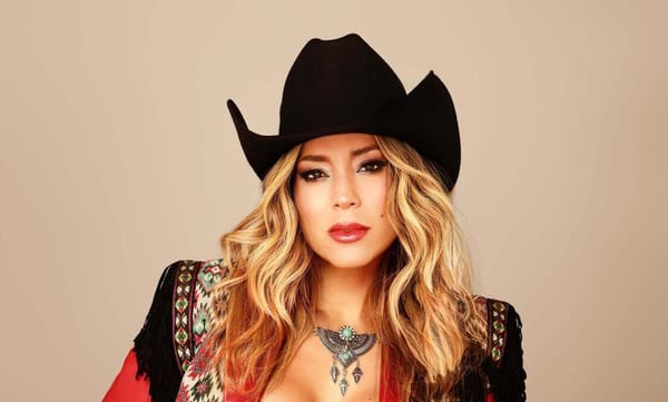 Adriana Bottina regresa con fuerza