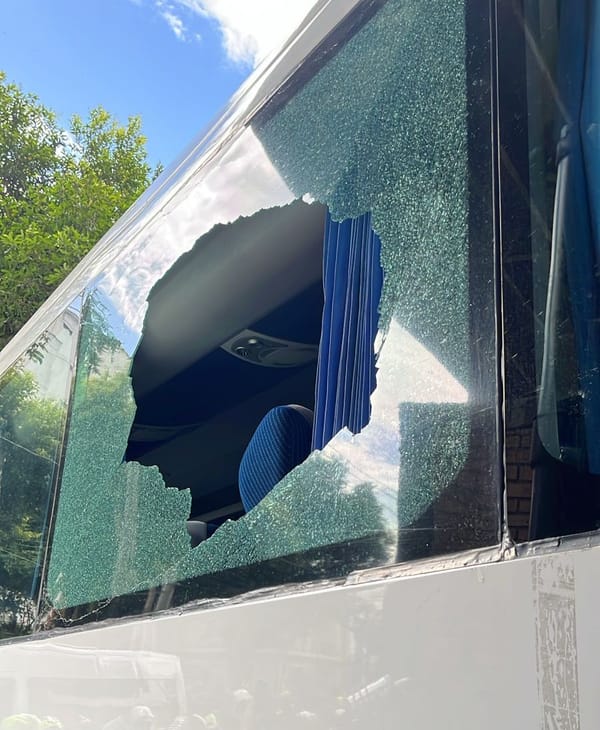 Atacan con piedras bus de Atlético Nacional en Cúcuta