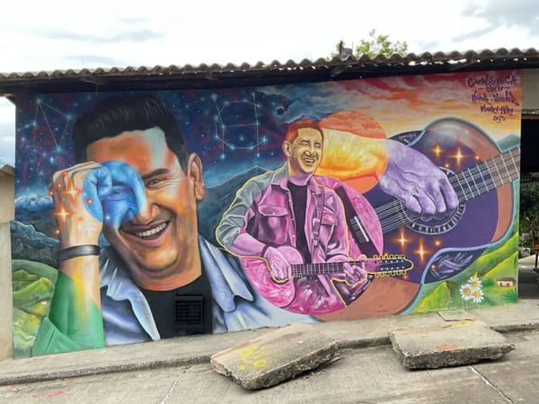 Heredero en el Balcón de las Estrellas: un mural que honra la música, el arte y las raíces campesinas