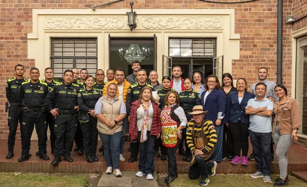 Encuentro y dialogo en Casa de Santander