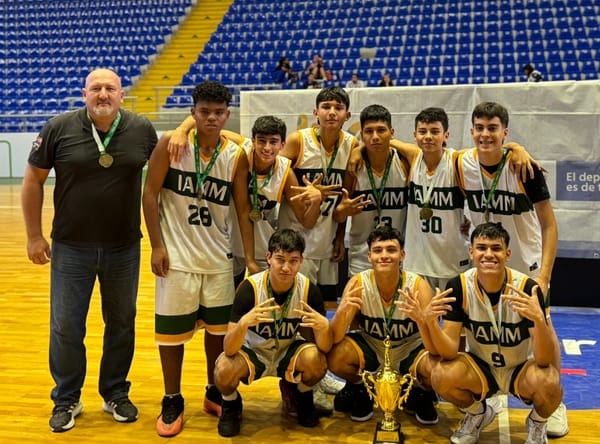 Aurelio Martínez Mutis campeón del baloncesto