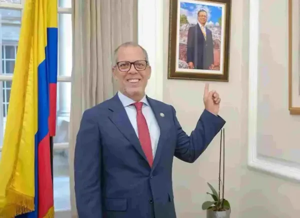!Toda una joya de funcionario! Oficializan suspensión contra Alfredo Saade