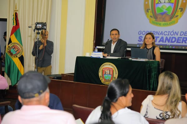 Gobernación llegó a acuerdos con comunidad de Los Santos