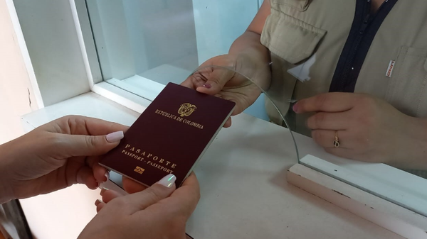 Registro histórico en emisión de pasaportes en Santander