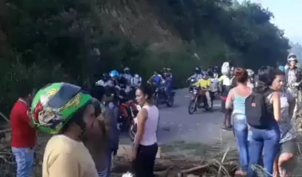 Bloqueos en ‘Paso Malo’ mantienen incomunicado el norte de Bucaramanga