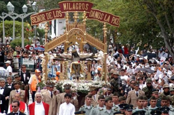 Girón rinde honores al Señor de los Milagros este domingo