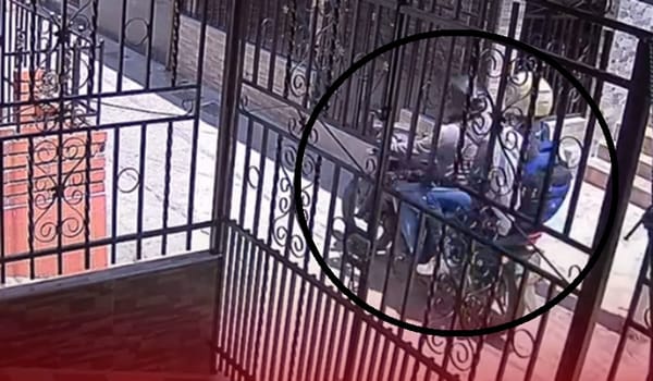 “Abuelo abra la puerta que necesito entrar”: par de ‘motorratas' en Girón