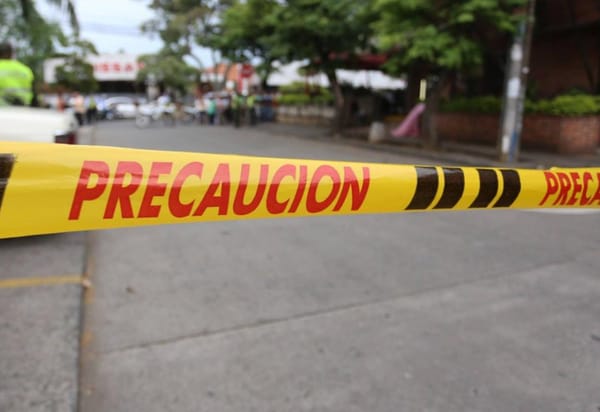 Vehículo de alta gama atropelló y mató a un peatón en la vía Bucaramanga - Rionegro