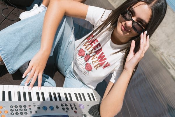 Yoyo Records: la primera plataforma que une moda y música para empoderar a jóvenes en Colombia