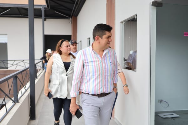 Alcalde (e) de Girón llegó a ‘cortar cabezas’ y ahora peligra la suya