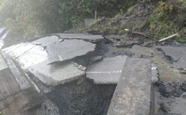 Enorme derrumbe sepultó cerca de tres kilómetros de la Transversal del Carare