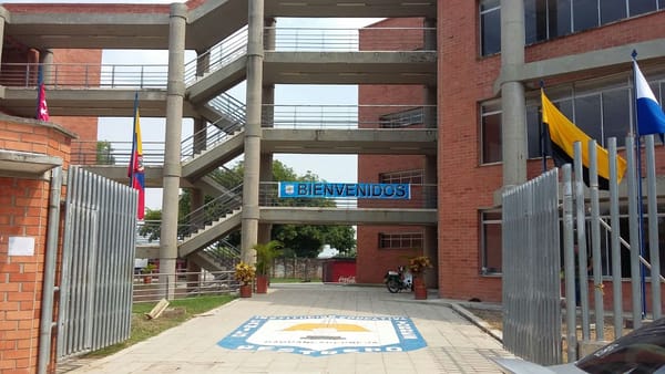 Barrancabermeja aceleró el mejoramiento de infraestructura educativa en el colegio Camilo Torres Restrepo