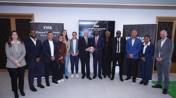 George Weah, capitán honorífico del Panel sobre la postura conjunta de los futbolistas, decidido a erradicar del fútbol la "enfermedad" del racismo